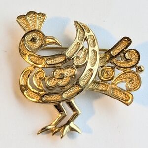 Vtg RARE Crown TRIFARI L'Orient Gold Tone Peacock Pin Brooch